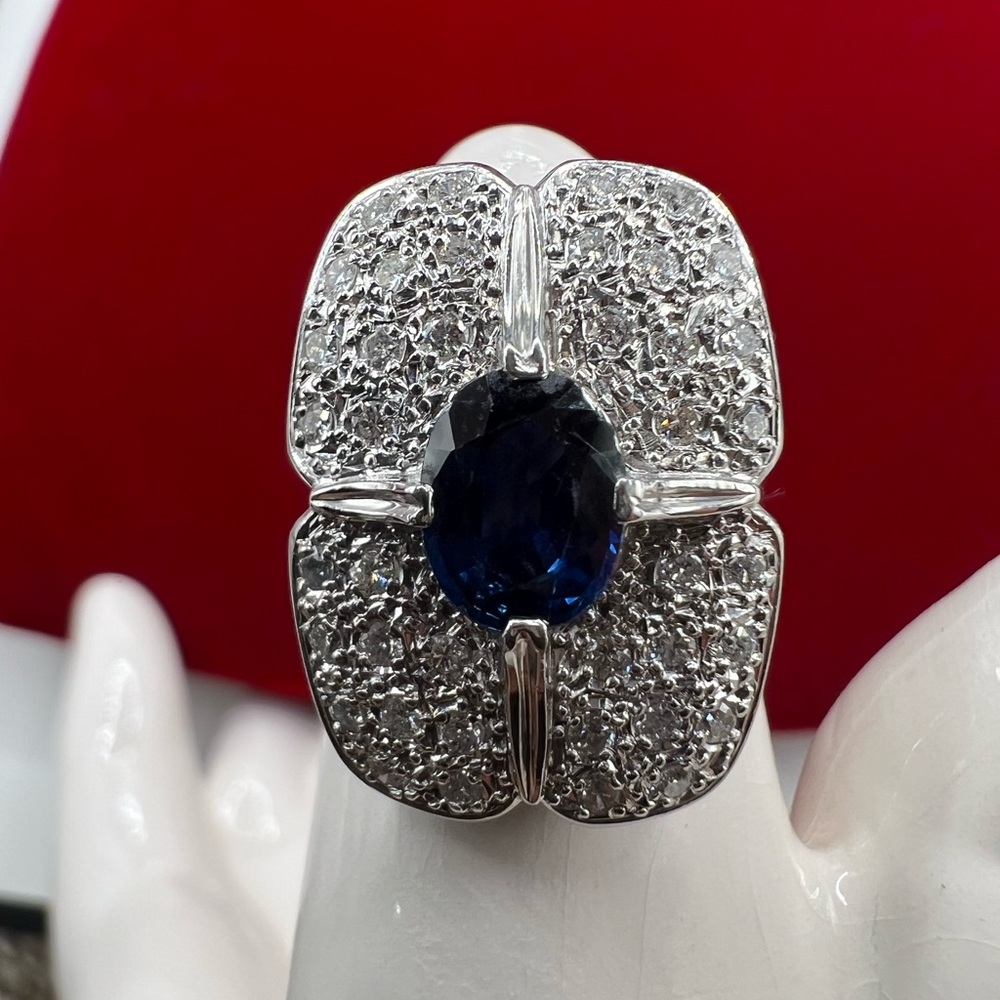 Blue sapphire ring